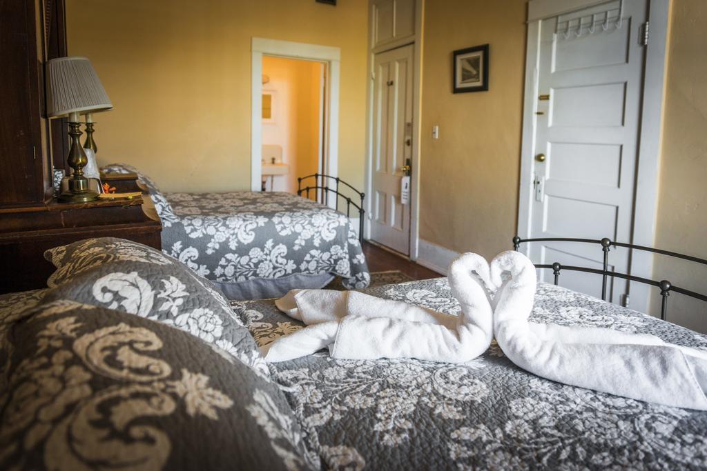 Mokelumne Hill The Historic Hotel Leger מראה חיצוני תמונה